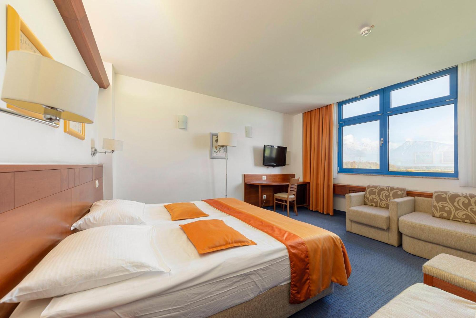 Garni Hotel Azul Kranj Exterior photo