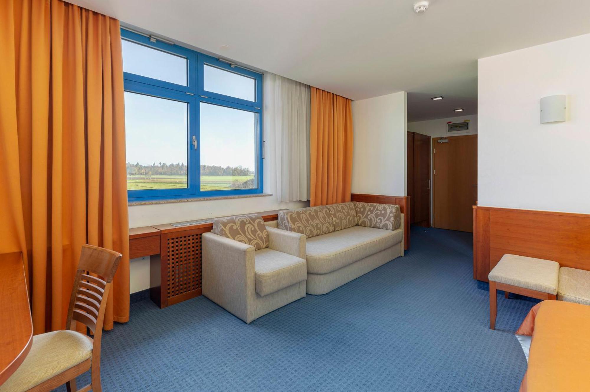Garni Hotel Azul Kranj Exterior photo