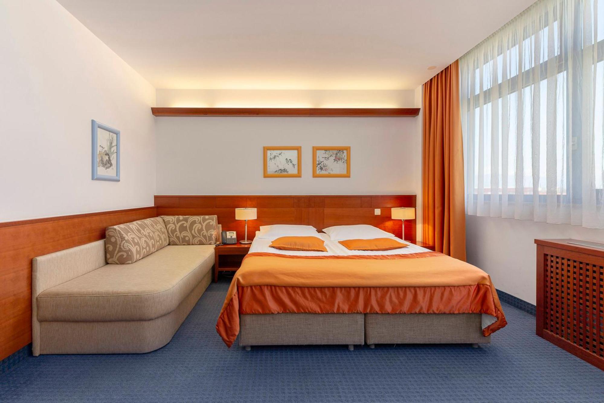 Garni Hotel Azul Kranj Exterior photo